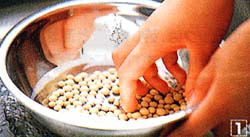 (1)�X�e�����X�̃{�[���̒��ł悭�􂢂܂�